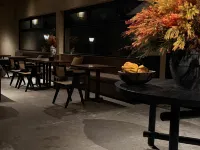 courtyard of chinoiserie Hotel - breakfast