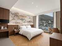 Qingge Bay Grand Hotel (Mugecuo Scenic Area) Hotels in Kangding