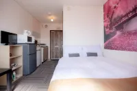 Ponpon Railway House Hotels in 