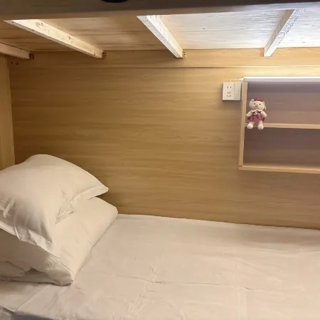 Pinge · Male and Female Youth Hostel