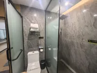 凱莱斯頓インターナショナルホテル（臨滄市政府広場）
