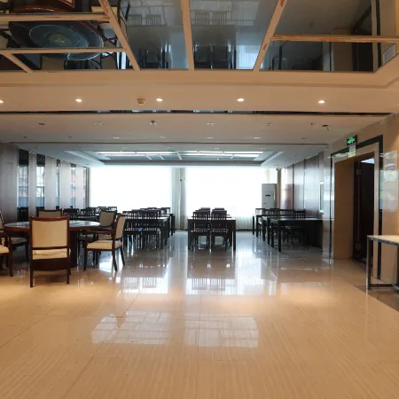 Changbai Mountain Caomu Yaji Hotel