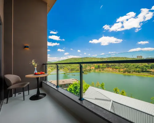 Xinhu Bay Resort Hotel (Chuxiong Xinghai Lake High-speed Rail Station Branch) فنادق في تشوسيونغ