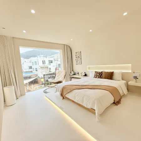 Jiugongge Island Residence Space