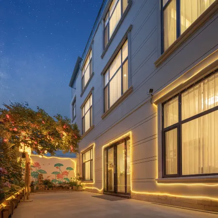 Kaifeng Qingming Shanghe Garden Bian Times·Her Narrative Hotel