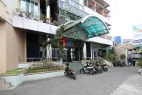 Akur Hotel Malioboro Mitra RedDoorz - 2-Star
