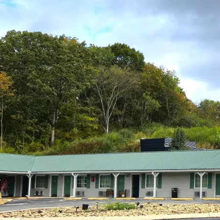 Holiday Motel by Belvilla Cleveland, TN
