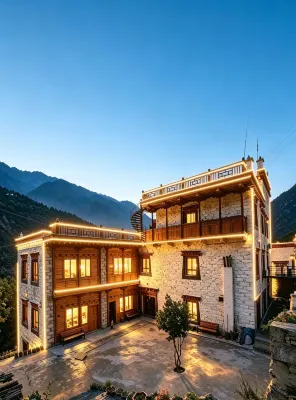 Danba Zhuoke · Huan Shan View Parent-Child Family Resort VILLA Mountain Lodge - Hot Tub