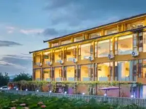 Top 10 4-Star Select Hotels in Qiubei