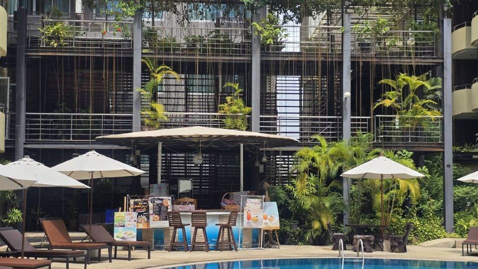 โรงแรมบารอน บีช
