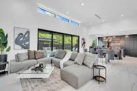 Modern Villa | Pool | BBQ | Fireplace - صديق للحيوانات الاليفة