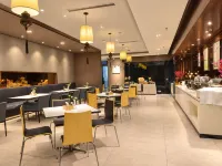 Jinjiang Inn Select (Yangzhong Middle Yangzi Road) - parking