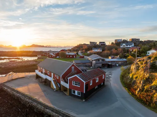 Astra Whale - Waterfront Boutique Hostel in Lofoten - parking