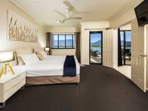 Jack & Newell Holiday Apartments