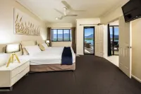 Jack & Newell Holiday Apartments