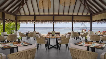Anantara Veli Maldives Resort Отели рядом с достопримечательностью «Анантара Дхигу Мальдивы Resort»