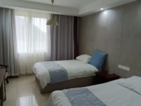 Wenling  Yicheng Hotel