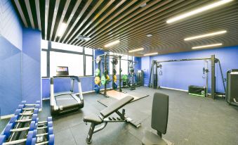 Holiday Inn Express XinJI City Center