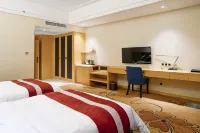 Baolong International Hotel Hotels near YiShui KeJiGuan