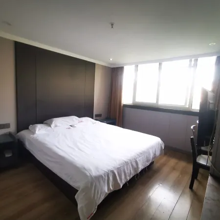 Hi Inn (Shanghai Xujiahui Wantiguan) Отели рядом с достопримечательностью «Шанхайский стадион»