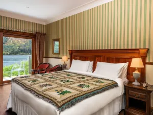 The Whispering Pine Lodge