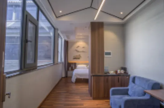 TaoliYijia Porcelain Culture Hotel