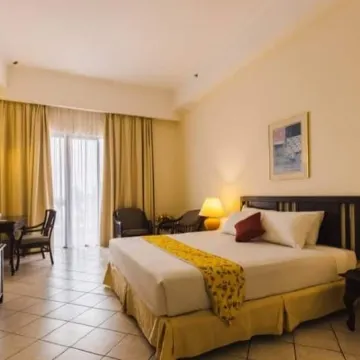 ザ オリエント スター リゾート ルムット マリーナ・アイランド周辺のホテル