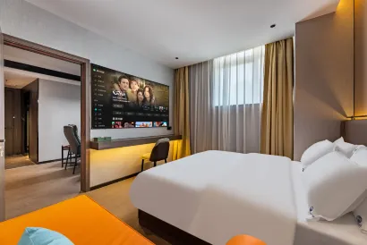 Elong R.YUN Hotel (Shenzhen International Exhibition Center Shajing West Station)