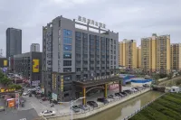 紫陽君尚大酒店（南昌瑤湖師大奧體中心地鐵站店） 鄰近江西省奧林匹克體育中心-體育場的酒店