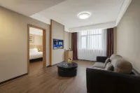 Century Star Holiday Hotel (Nanyang Beijing Avenue Branch) - balcony