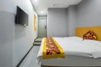 7+1 City Hotel (Wuhan Huazhong University of Science and Technology Optics Valley Plaza) Hotels near Huazhong Science and Technology University