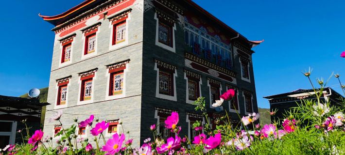 Zhuji hotel Hotel di Kangding