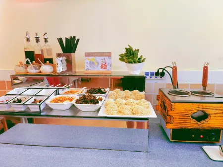 Homeinn · neo (Chaohu Middle Road Erjie) Отели рядом с достопримечательностью «Ziwei Cave»