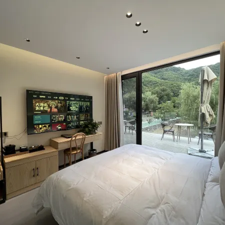 Ice and Snow Mountain Residence Homestay