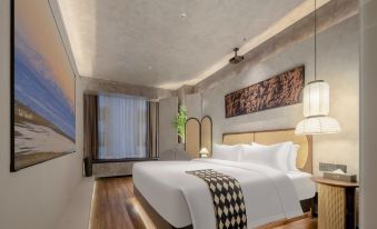 The Artisan Rose Hotel