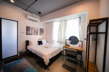 The Best Hotel in Bayan Lepas - the Lov Penang Отели рядом с достопримечательностью «Penang War Museum»