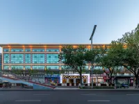 Campanile Hotel（ Liaocheng Bus Terminal Wanda Plaza Hotel) Hotels near School of Continuing Education， Liaocheng Vocational and Technical College