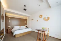 Floral Hotel · Huoshan Daijian Yinshe Hotel (Nanyueshan Scenic Area)
