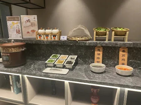 Homeinn Selected Hotel (Shanghai Jiading North Subway Station Bole Road) Отели рядом с достопримечательностью «Shanghai Open University Jiading Branch»