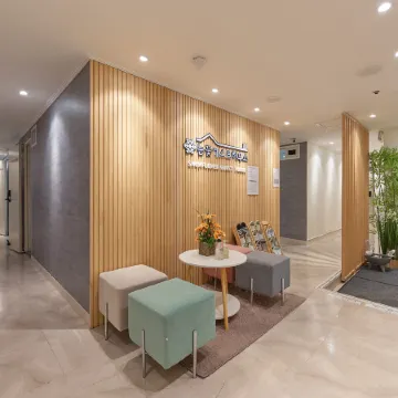 Snowflower Guesthouse Отели рядом с достопримечательностью «Художественная галерея Art Space One»