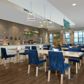 Holiday Inn Express CHONGQING UNIVERSITY TOWN by IHG Отели рядом с достопримечательностью «Chongqing Shapingba Meilixi Street Pedestrian Street»