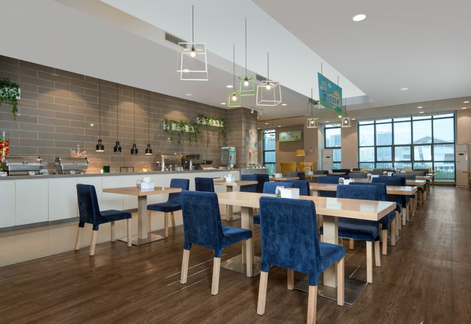 홀리데이 인 익스프레스 충칭 유니버시티 타운 위치