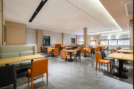 City Comfort Inn Hotel (Nanning Railway Station Chaoyang Square) Отели рядом с достопримечательностью «Guangxi University of Finance and Economics Xiuling Campus»