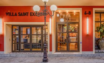 Villa Saint Exupery Beach Hostel