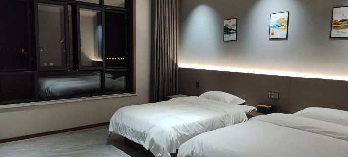 Extraordinary Holiday Inn Hotel a Contea di Qi