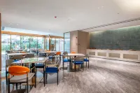 Yizhi Mercure (Canton Tower Metro Station Pazhou Exhibition Store)