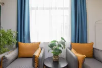 Jiayuan Hotel (Guangzhou Baiyun Railway Station) Hotels near Baiyun (White Cloud) Lake