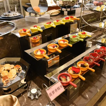 Hualong Hotel