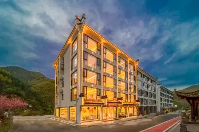Moyun·Huating History Hui-style 180° view designer light luxury art holiday home 옥병루 주변 호텔