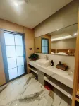 Blue Lake Business Hotel